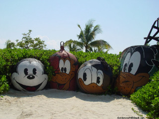 Cartoon characters painted rocks beach - a group of cartoon characters free wallpaper