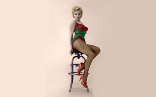 Woman green red dress stool - a stool free wallpaper