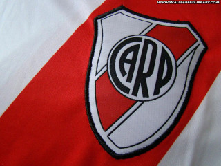 Red white striped shirt logo - river free wallpaper