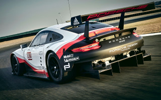 Porsche race car track red - a track free wallpaper