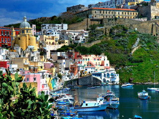 City boats hill castle water - beautiful landscape free wallpaper