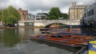 Boats water bridge buildings river - christopher wren free wallpaper