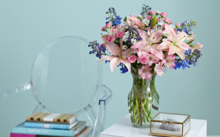 Vase of flowers table chair - a vase of flowers free wallpaper
