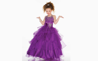 Young girl purple dress posing - a young girl free wallpaper