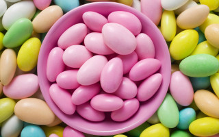 Bowl candy eggs table top - pastel color free wallpaper