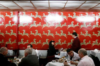 Restaurant group red walls david - table free wallpaper