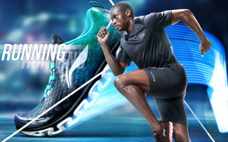 Man running shoe blue background - a shoe free wallpaper
