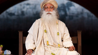 White bearded man turban portrait - a white robe free wallpaper