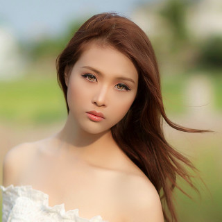 Woman longhair whiteDress greenField photorealistic - portrait photography free wallpaper