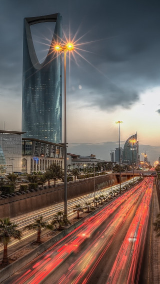 City street traffic tall building - a detailed matte painting free wallpaper
