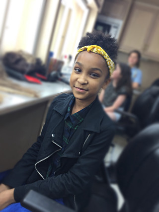 Young girl chair headband people - chair free wallpaper