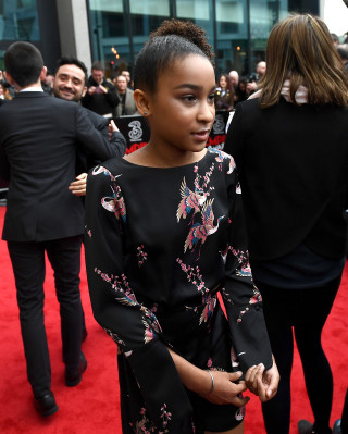 Woman black dress red carpet 7 - charly amani free wallpaper