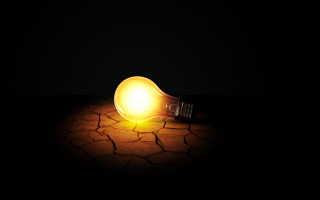 Light bulb cracked floor dark - diffuse free wallpaper