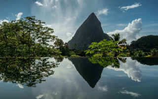 Mountain reflection still water trees - beautiful free wallpaper