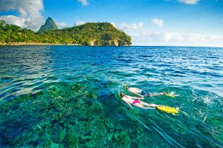 Person floating ocean yellow kayak - underwater free wallpaper