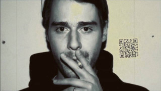 Man ring qr code wall - a ring free wallpaper