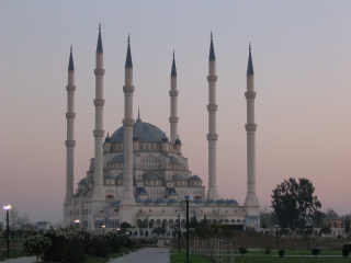 Large building spires walkway pagoda - a large building free wallpaper