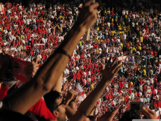 Stadium crowd blurry christmas multiple - a large crowd of people free wallpaper