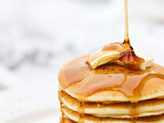 Pancakes syrup banana plate fork 2 - food photography free wallpaper