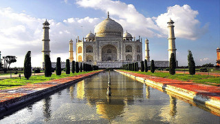 Large white building pool trees 2 - a large white building free wallpaper