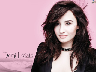 Woman longhair blackshirt pinkbackground poster - aramenta dianthe vail free wallpaper for desktop