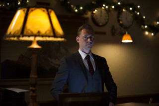 Man suit tie laptop christmas - christmas free wallpaper