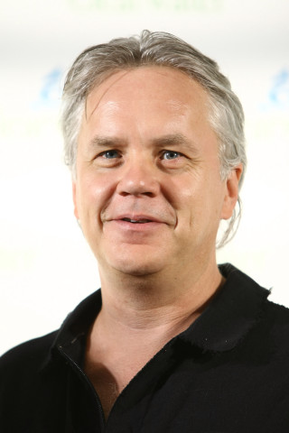 Man grey hair black shirt - vfx free wallpaper