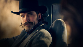 Man hat scarf car woman - a hat and a scarf free wallpaper