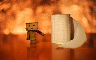 Toy toilet paper table blurry - a small toy free wallpaper