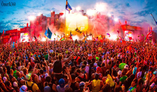 Concert crowd colored smoke exhaling - a large crowd of people free wallpaper