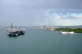 Large ship water other ships - the water behind free wallpaper