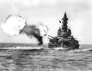 Battleship smoke smallship background smoke - a smaller ship in the background free wallpaper