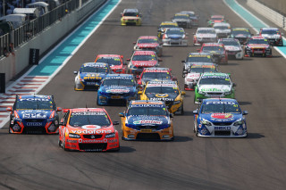 Race track cars crowd watching - the stand free wallpaper