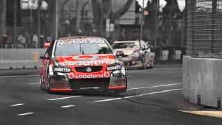 Red white car race track - other car behind free wallpaper