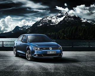 Blue car mountain range lake - a blue car free wallpaper