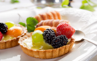 Plate fruit spoon blueberry strawberry - delaunay free wallpaper