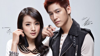 Man woman posing necklace ring - their finger free wallpaper