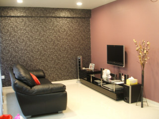 Living room black leather chair 2 - feature free wallpaper