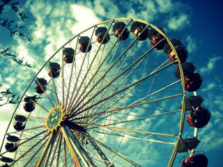 Ferris wheel sky background clouds - a few person free wallpaper