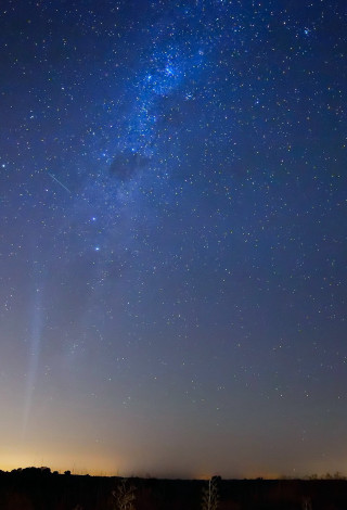 Night sky bright star distant - australian tonalism free wallpaper