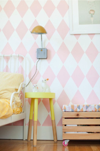 Small table lamp bed wallpapered - a lamp free wallpaper
