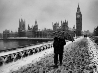 Person walking snowy street big - a snowy street free wallpaper