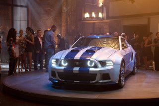 Mustang car party people display - f 8 aperture free wallpaper