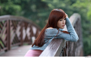 Woman leaning bench hand head - portrait photography free wallpaper