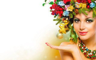 Woman christmas wreath necklace holiday - a christmas wreath free wallpaper