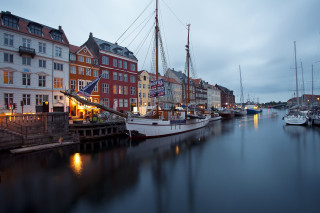 Harbor boats buildings dusk lights 2 - a harbor free wallpaper