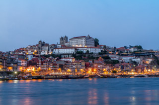 City water night lights buildings - almada negreiro free wallpaper