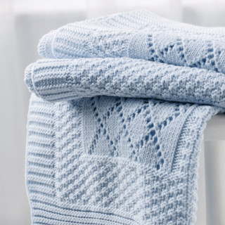 Blanket folded radiator room white - a cross stitch free wallpaper