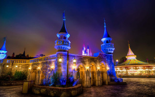 Castle clock tower fountain nighttime - the building free wallpaper