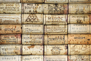 Wine corks pile stacked top - top of them free wallpaper
